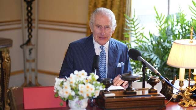 König Charles erinnert an gegenseitige Hilfe