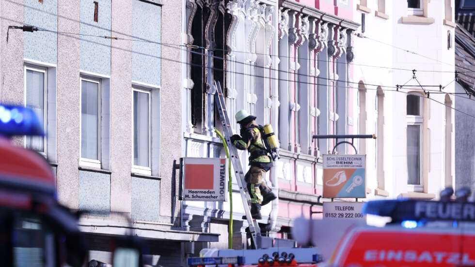 Brandstiftung in Solingen mit vier Toten - Fahndung läuft