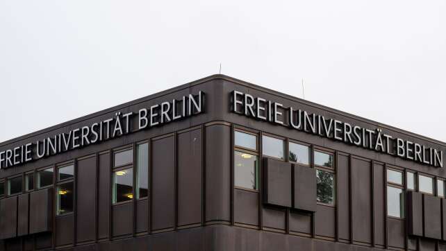Aktivisten besetzen Hof der FU Berlin: Räumung angekündigt
