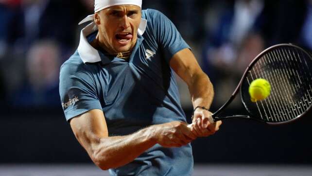 Tennis-Olympiasieger Zverev erreicht Viertelfinale in Rom
