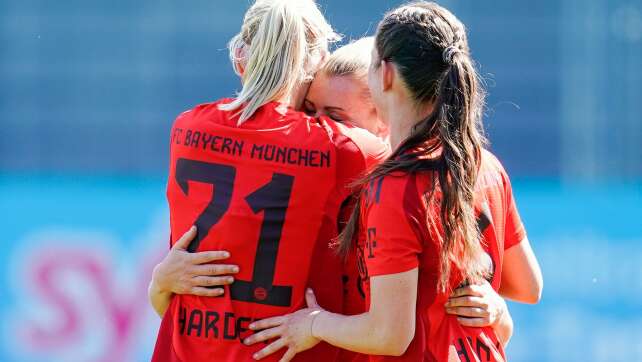 Bayern-Fußballerinnen bleiben ungeschlagen gegem Hoffenheim
