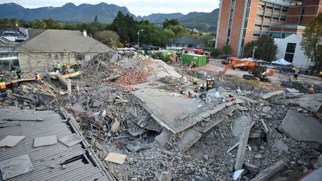 Nach Gebäudeeinsturz in Südafrika: 33 Tote und 19 Vermisste