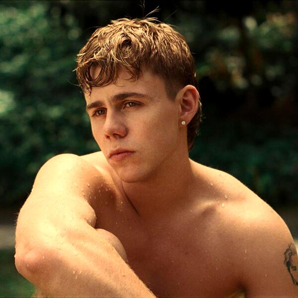 She Dont Need To Know