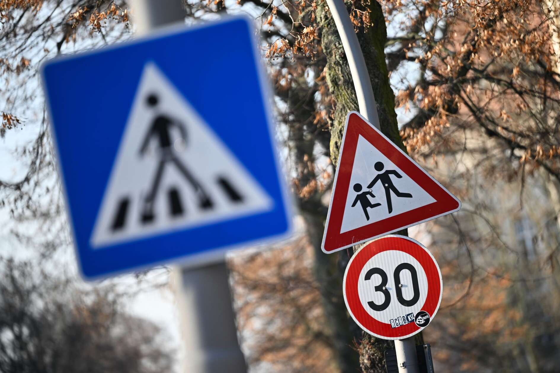 Wo Dürfen Sie Innerorts Einen Anhänger Experten fordern: Tempo 30 innerorts erleichtern