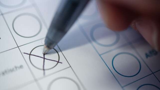 Kommunalwahl in Bayern: Wie in Marktheidenfeld Millionen Stimmzettel unter Zeitdruck entstehen