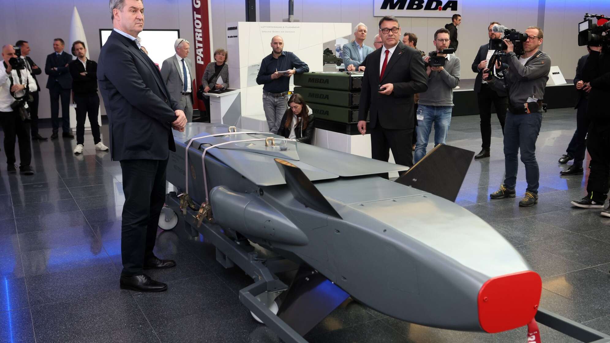 Ministerpräsident Söder besucht Rüstungsunternehmen MBDA