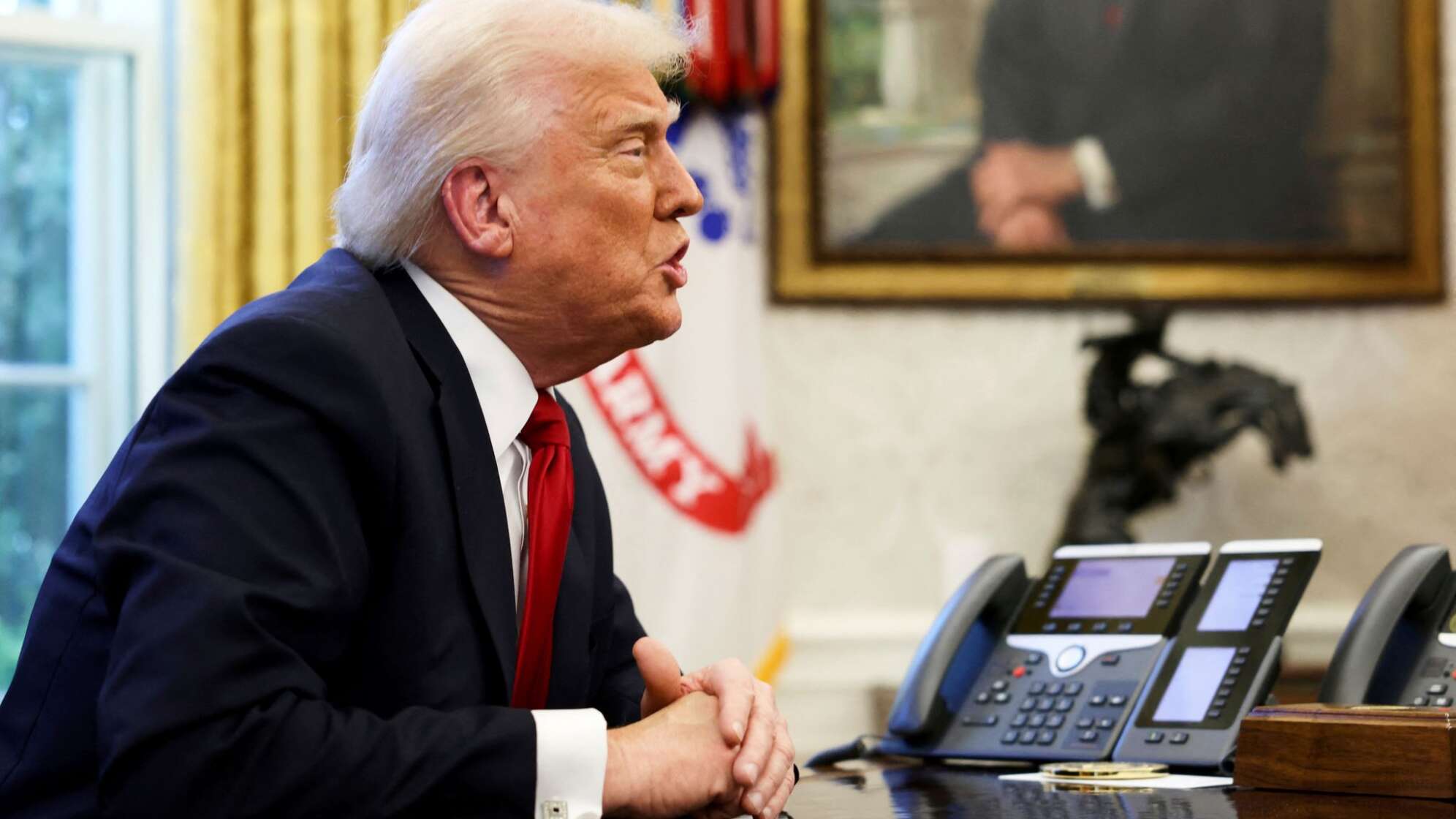 US-Präsident Trump spricht im Oval Office