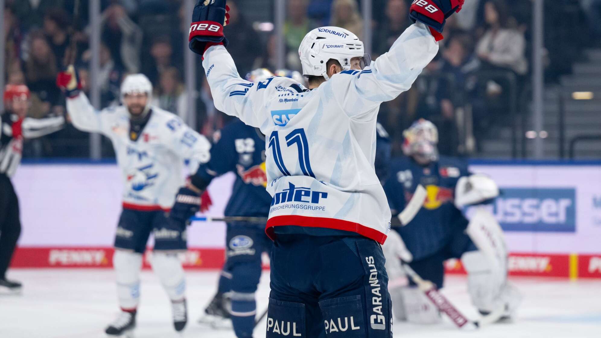 EHC Red Bull München - Adler Mannheim