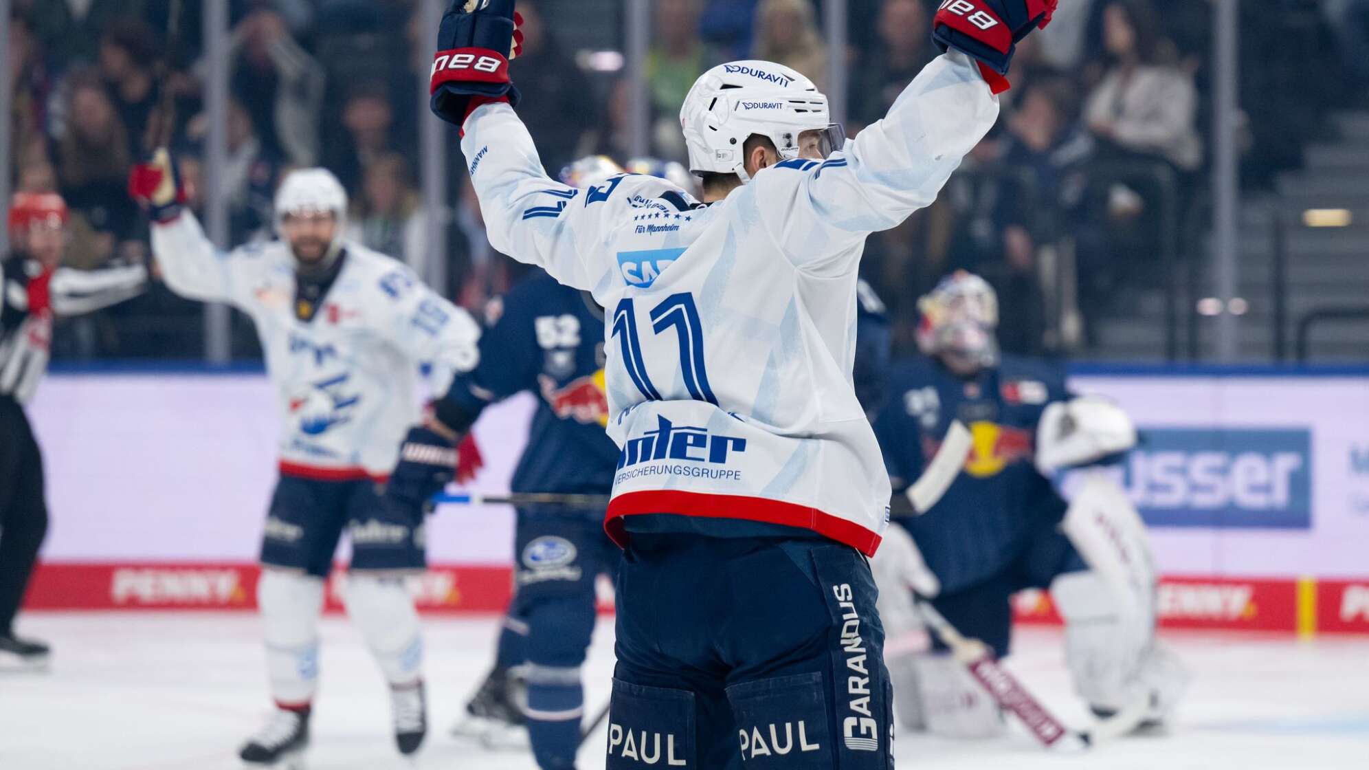 EHC Red Bull München - Adler Mannheim