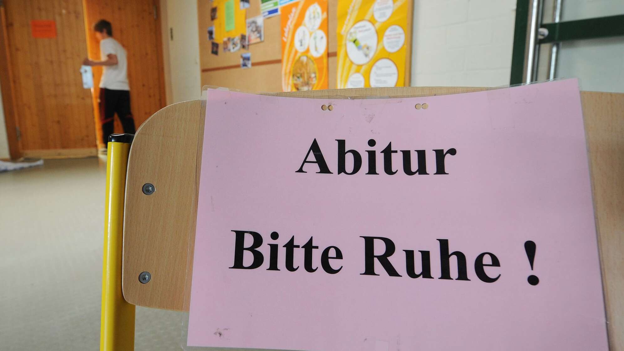 Bayerische Abiturienten beginnen mit schriftlichen Prüfungen
