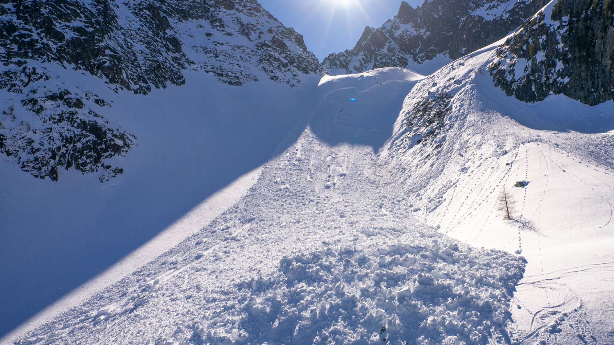 Eine Lawine (Symbolbild)