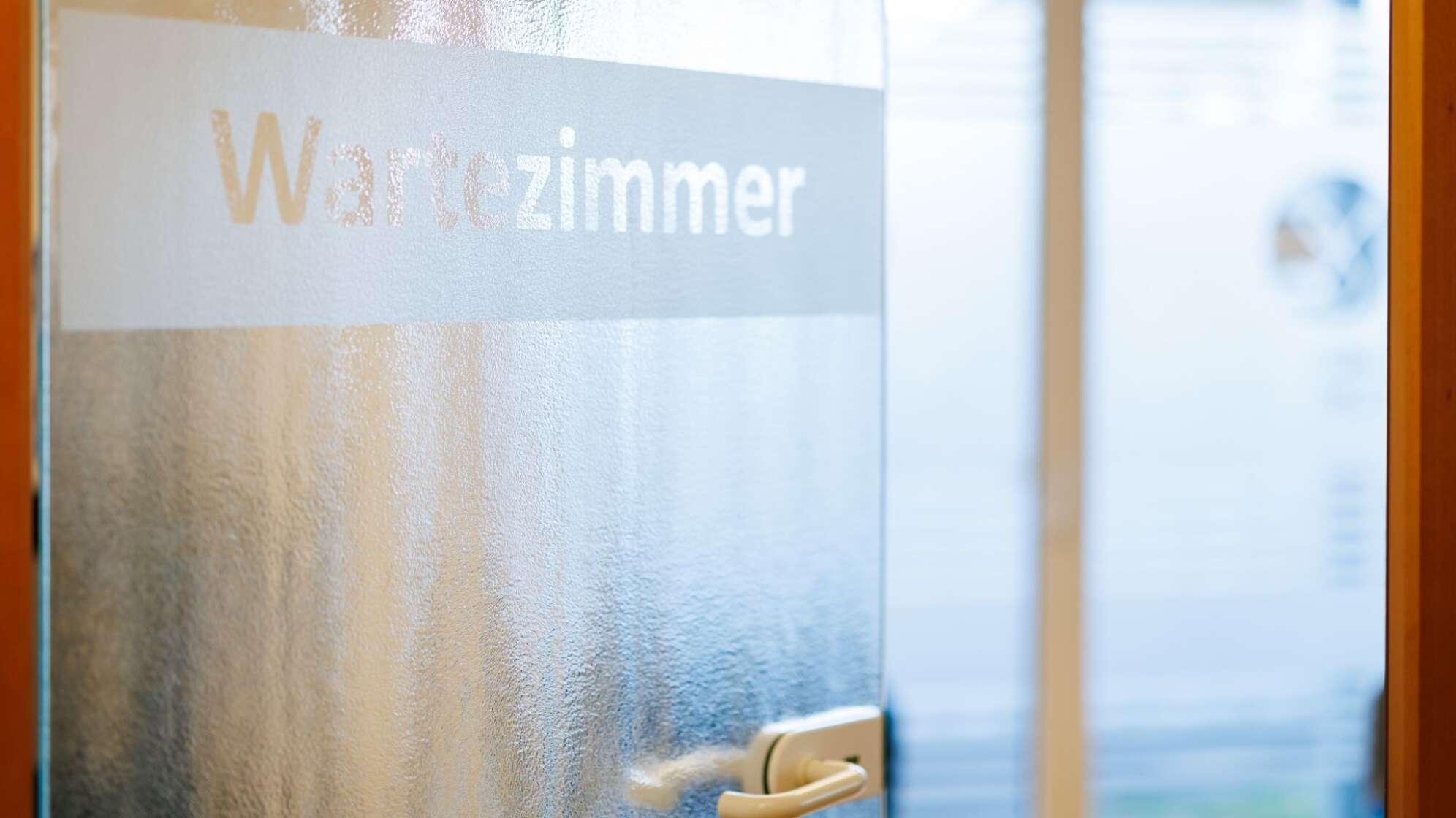 Wartezimmer in Hausarztpraxis