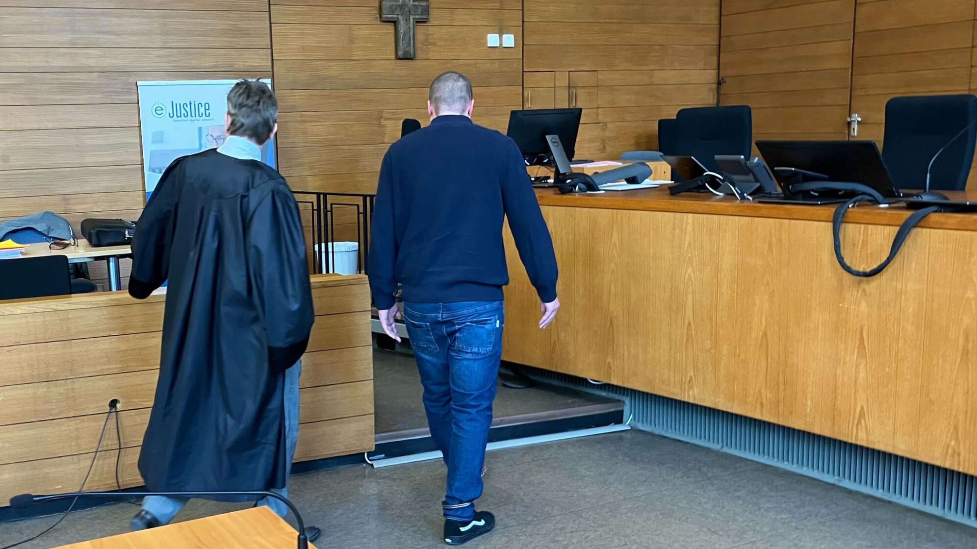 Totschlags-Prozess um Leiche im Kofferraum