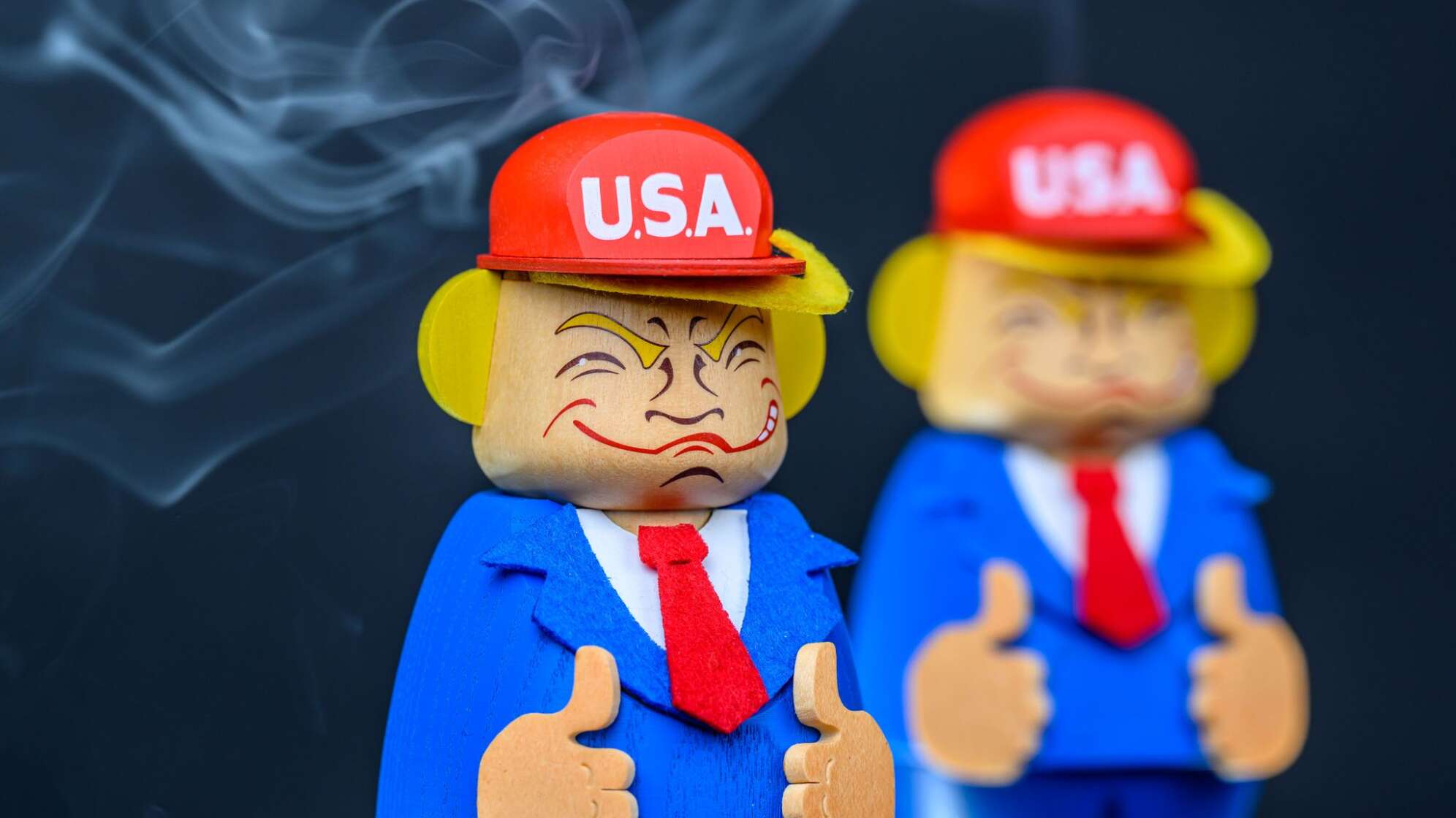 Trump als Räuchermännchen