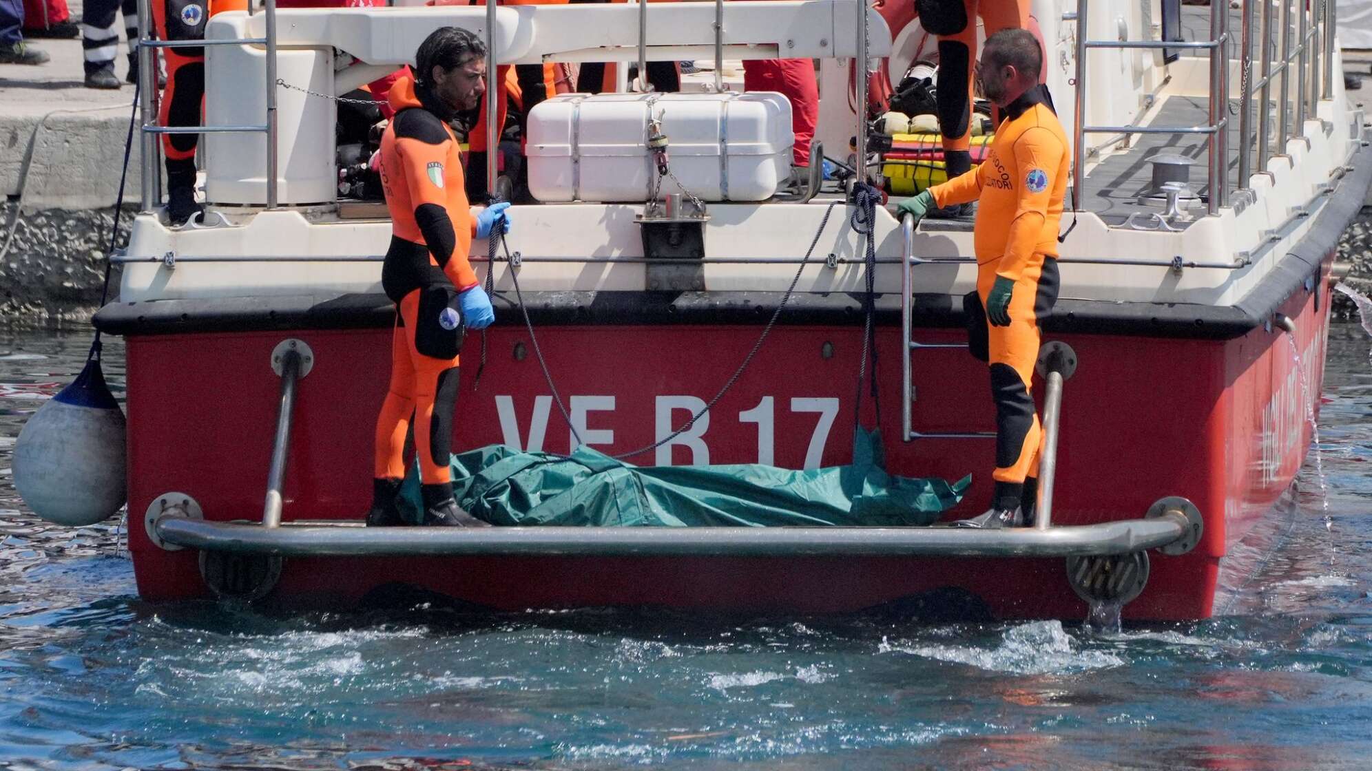 Gesunkene Jacht vor Sizilien