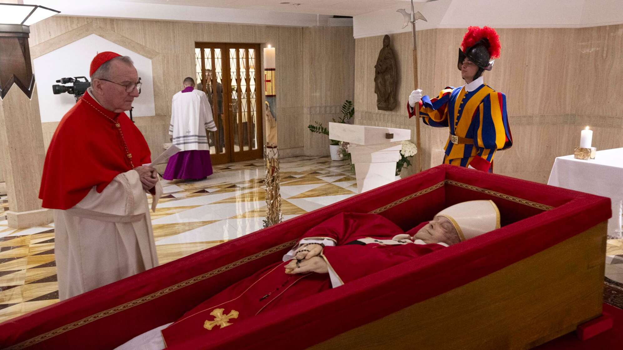 Papst Franziskus gestorben - Aufbahrung im Vatikan