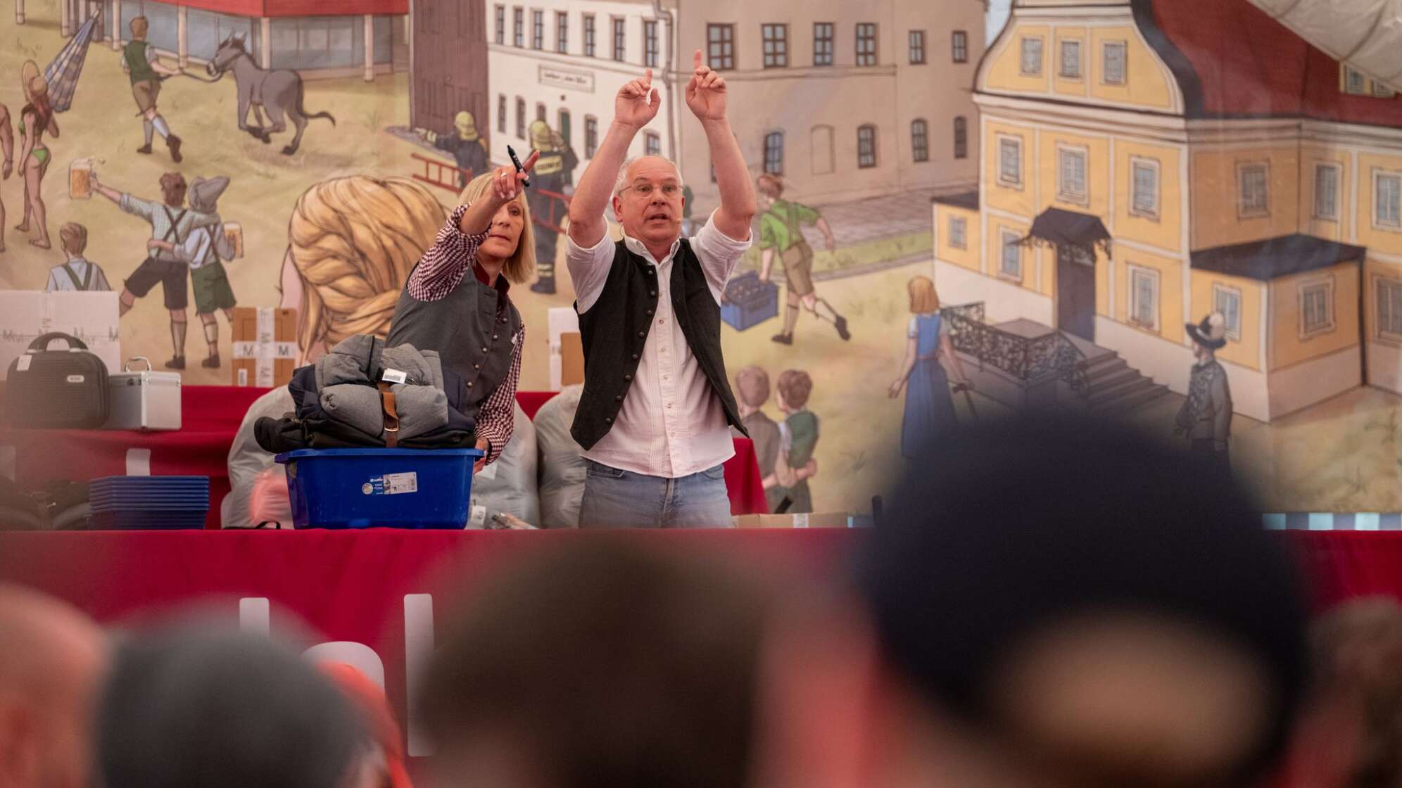 Flughafen München versteigert Fundstücke auf Volksfest