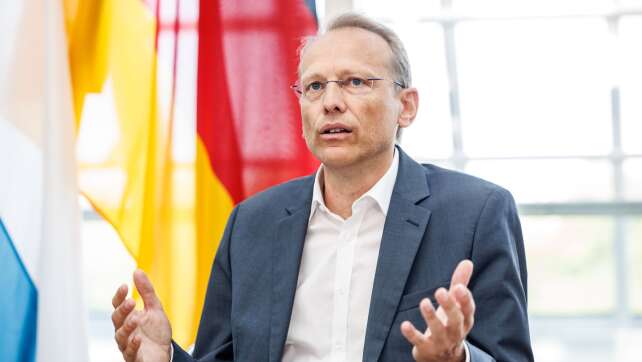 DGB-Landeschef will Tariftreuegesetz von der Staatsregierung