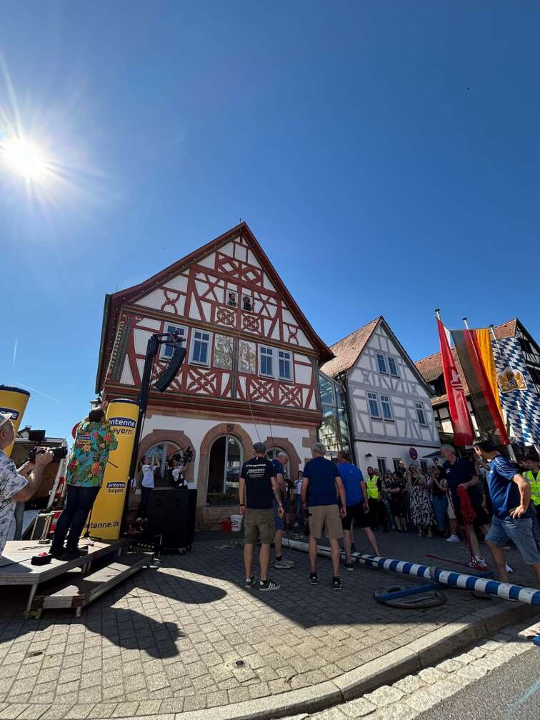 Foto vom Maibaumfest von ANTENNE BAYERN in Wenigumstadt am 01.05.2025