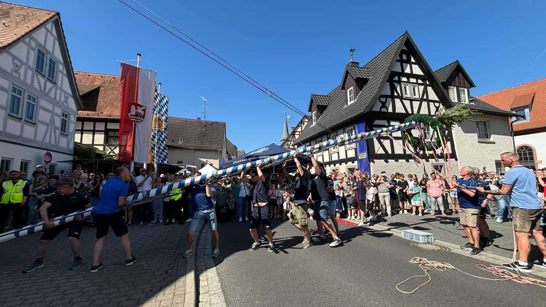 Foto vom Maibaumfest von ANTENNE BAYERN in Wenigumstadt am 01.05.2025
