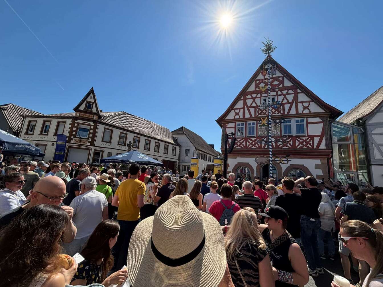 Foto vom Maibaumfest von ANTENNE BAYERN in Wenigumstadt am 01.05.2025