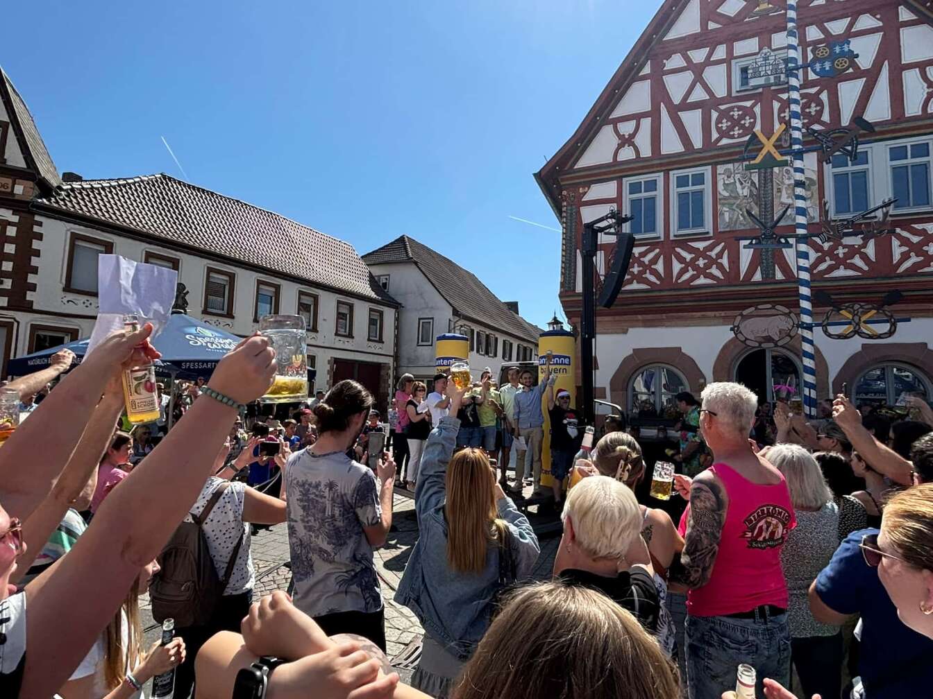 Foto vom Maibaumfest von ANTENNE BAYERN in Wenigumstadt am 01.05.2025