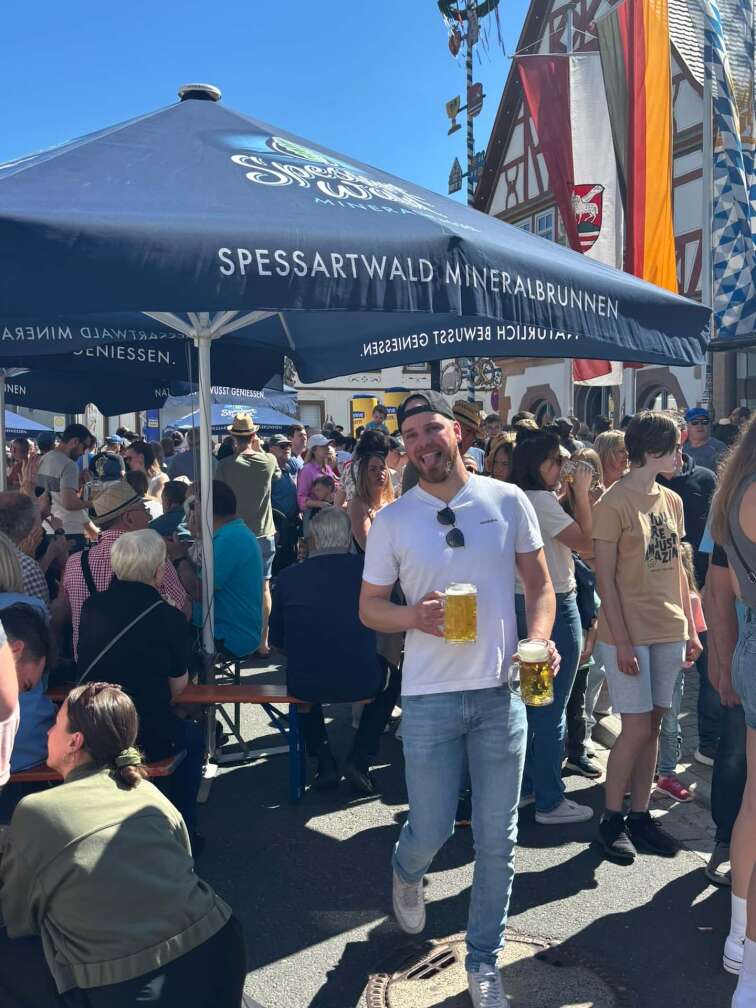 Foto vom Maibaumfest von ANTENNE BAYERN in Wenigumstadt am 01.05.2025