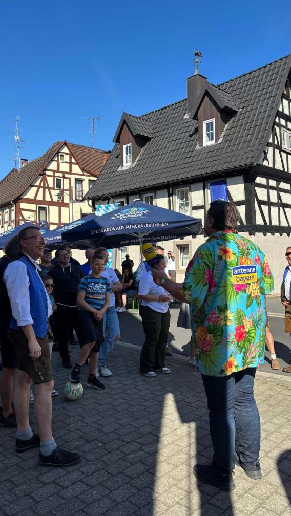Foto vom Maibaumfest von ANTENNE BAYERN in Wenigumstadt am 01.05.2025