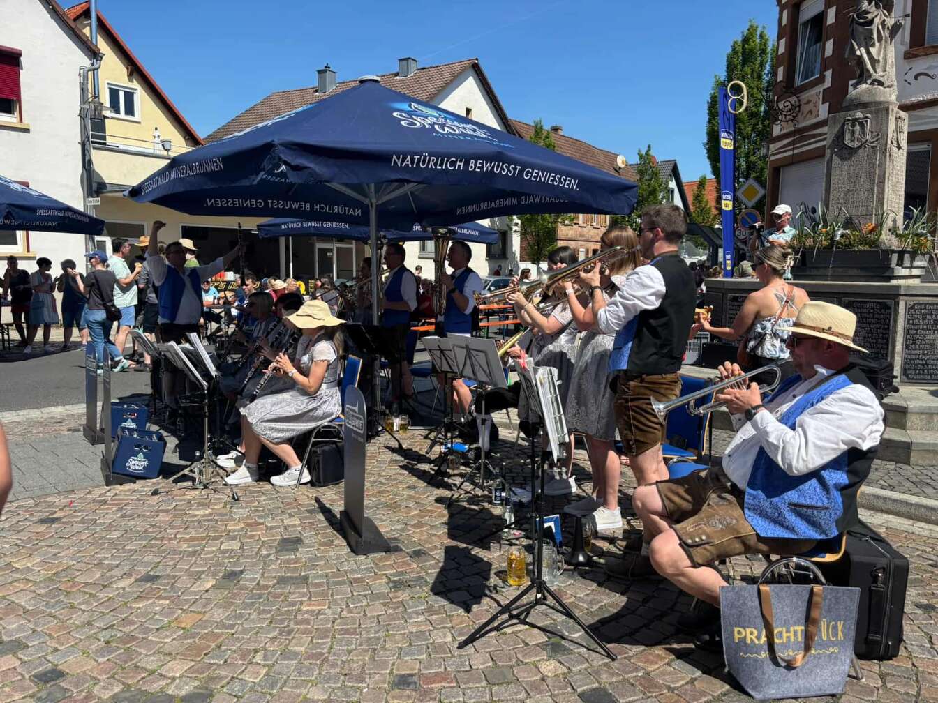 Foto vom Maibaumfest von ANTENNE BAYERN in Wenigumstadt am 01.05.2025