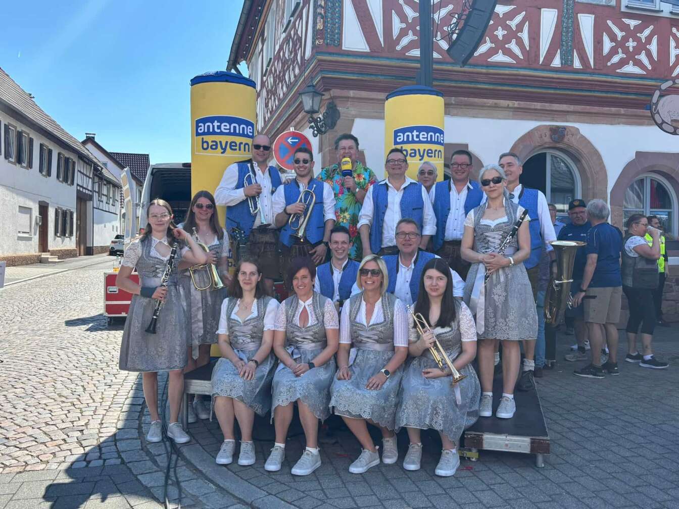 Foto vom Maibaumfest von ANTENNE BAYERN in Wenigumstadt am 01.05.2025