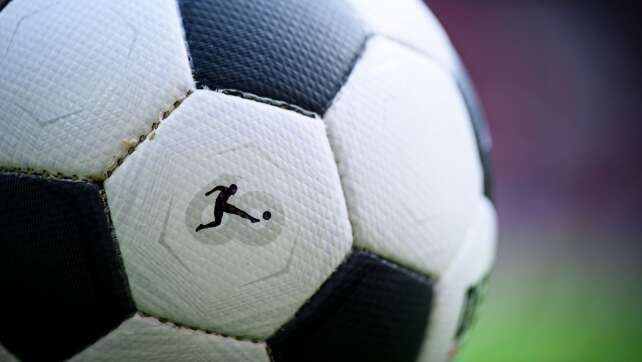 1. FC Schweinfurt nach Chaos-Spiel aufgestiegen
