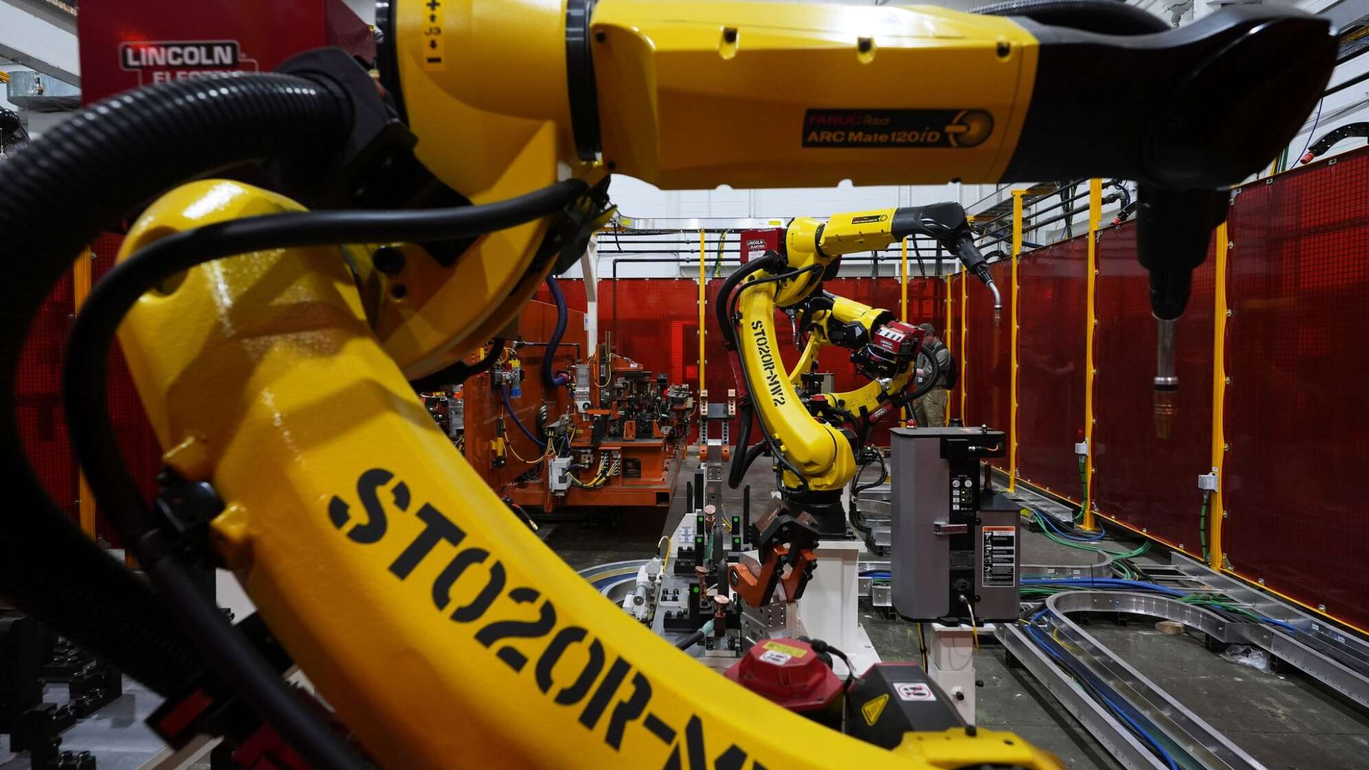 US-Präsident Trumps Zölle auf Autoteile treten in Kraft