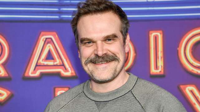 David Harbour: Spiele immer den Kerl mit den Fettpölsterchen