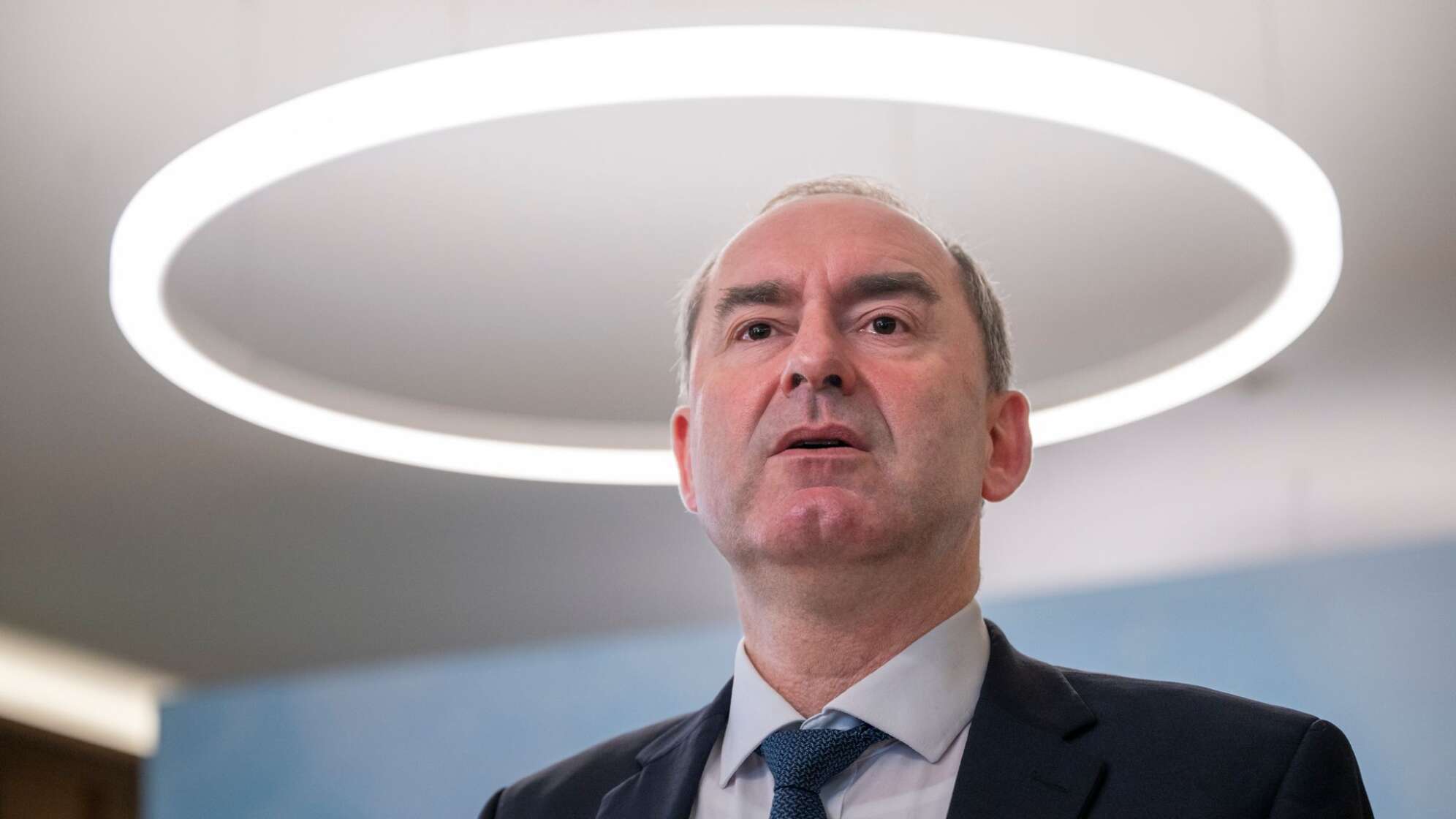 Wirtschaftsminister Aiwanger zur Erhöhung der US-Einfuhrzölle