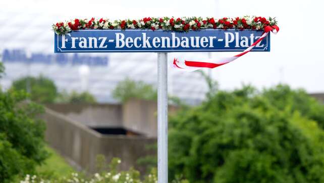 Franz-Beckenbauer-Platz in München eingeweiht