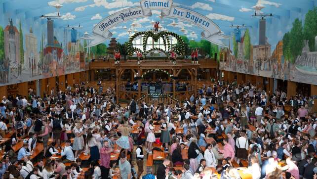 Oktoberfest: Ausschuss berät über mehr Plätze für Münchner