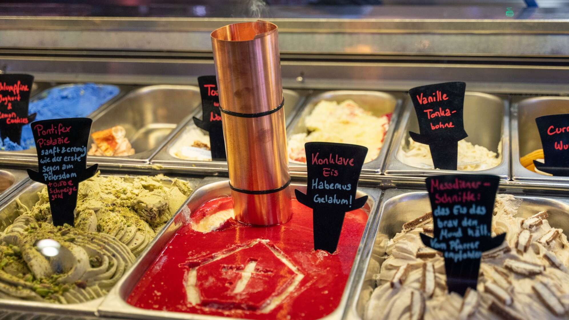 Münchner Eisdiele verkauft Konklave-Eis