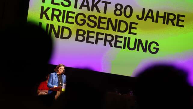 Aigner warnt vor aktueller Gefährdung der Demokratie