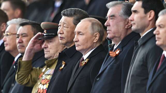 Putin rechtfertigt bei Militärparade Krieg gegen die Ukraine