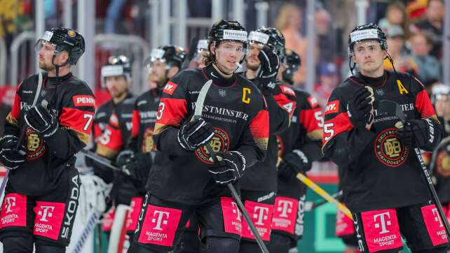 Kniffliger WM-Start: Warten auf Stützle und Siegpflicht