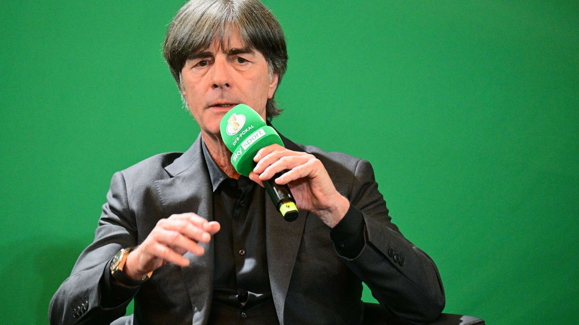 DFB-Pokal Handover