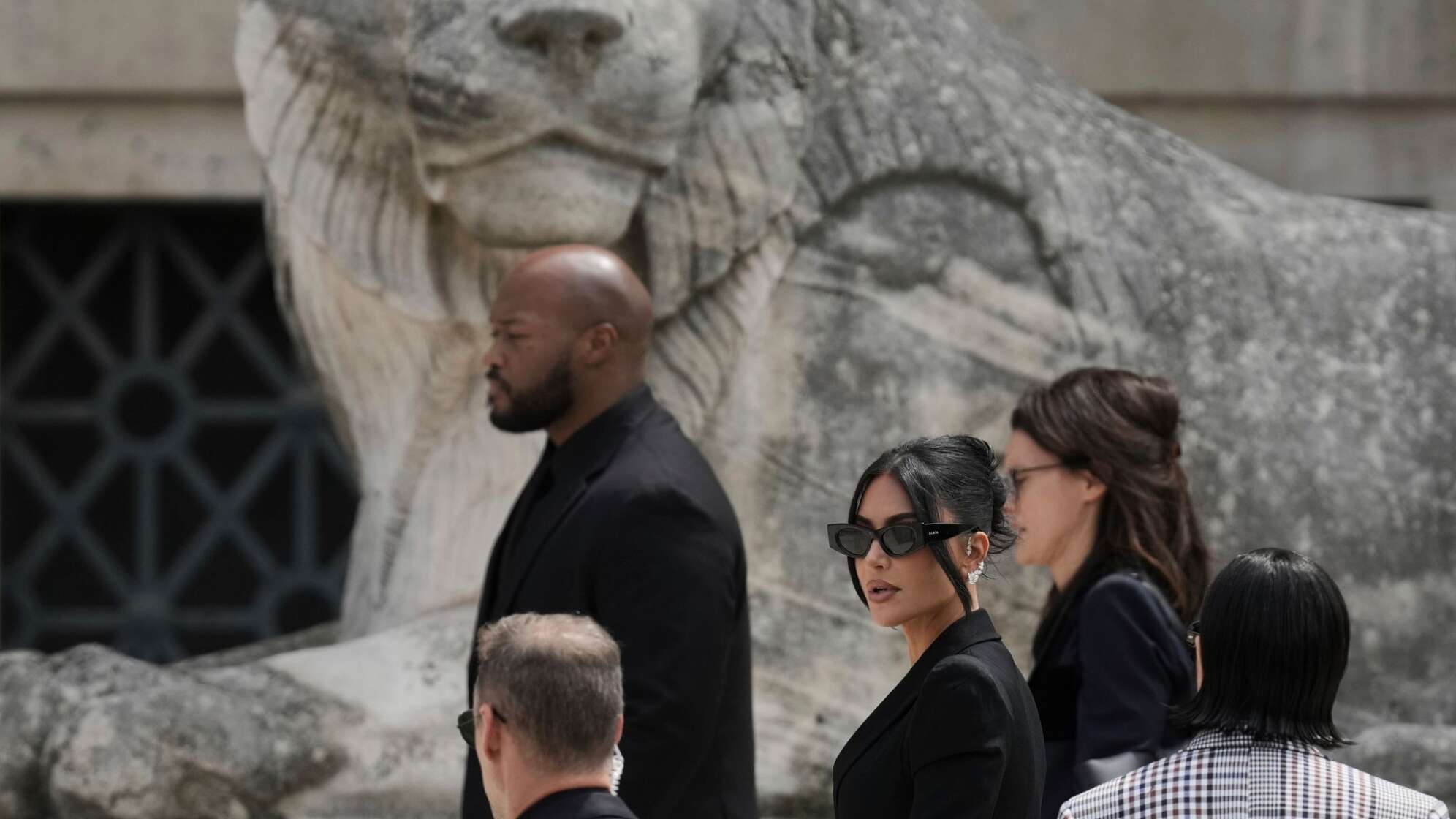 Kardashian sagt zu Überfall in Paris vor Gericht aus