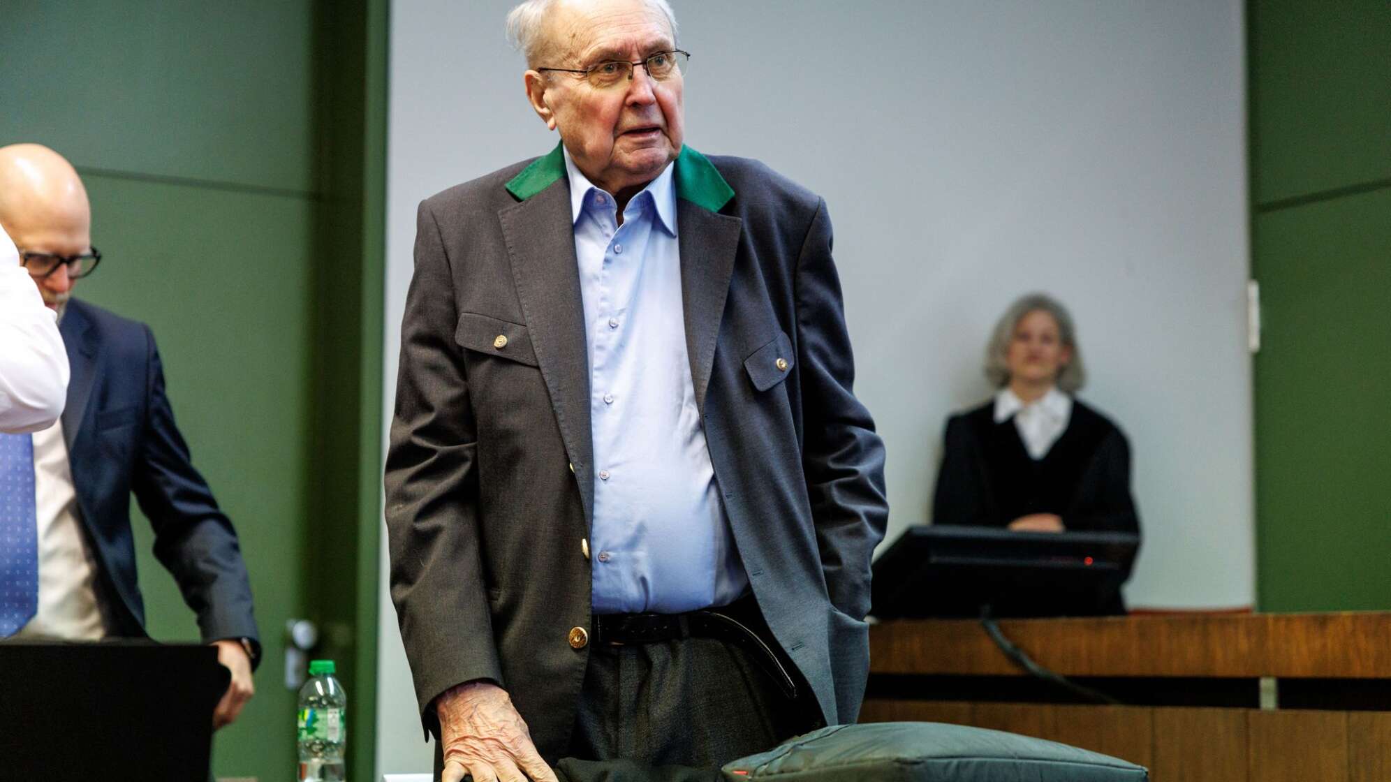 Prozessauftakt gegen zwei Ex-Bundestagsabgeordnete