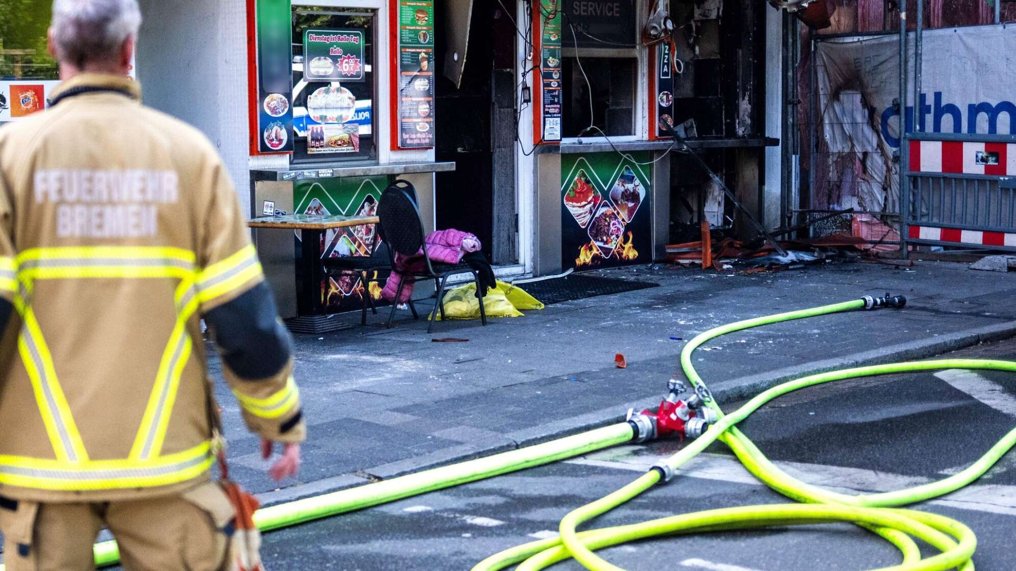Vier Verletzte bei Brand in einem Bremer Dönerladen