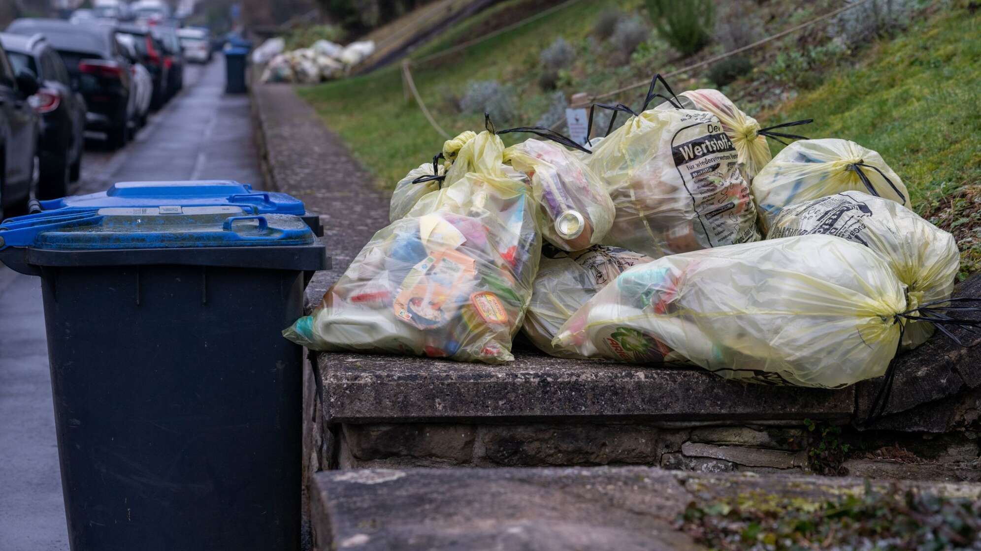 Gelbe Säcke werden eingesammelt