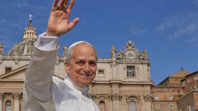 Papst mahnt zu Einigkeit und rügt Kapitalismus und Krieg