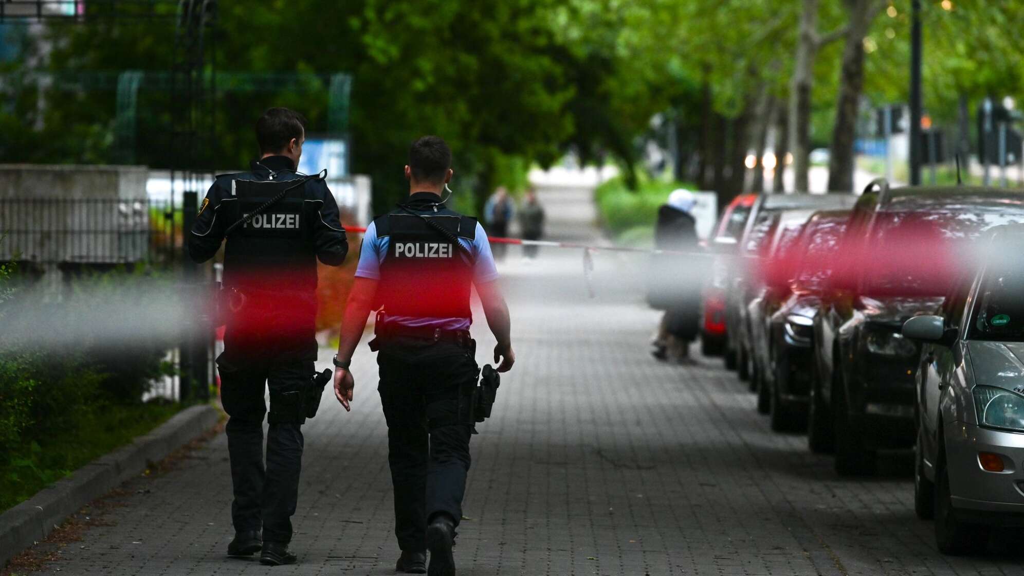 Attacke vor Wohnblock in Halle-Neustadt