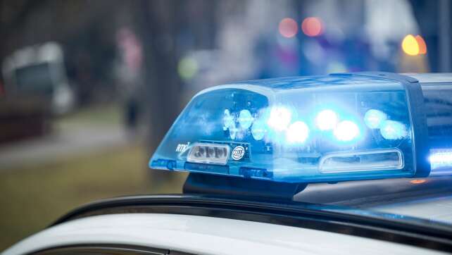 Mann trägt zwei Messer im Hosenbund - Polizei greift ein
