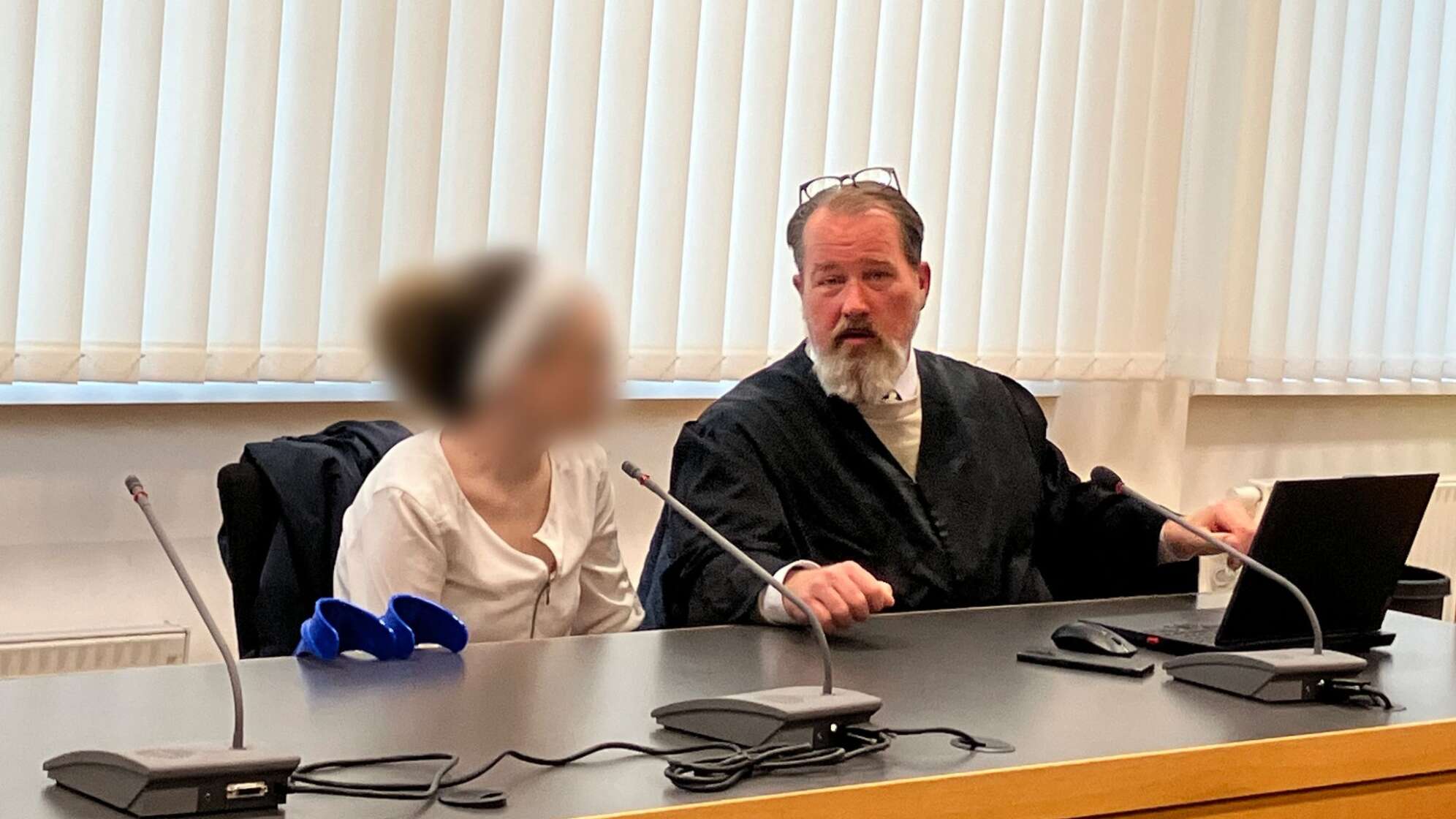 Prozess: Mutter soll kleiner Tochter Keime injiziert haben