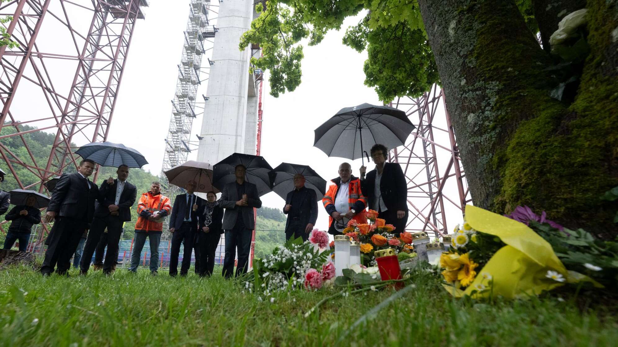 Nach dem Tod von drei Arbeitern auf Hochbrücken-Baustelle